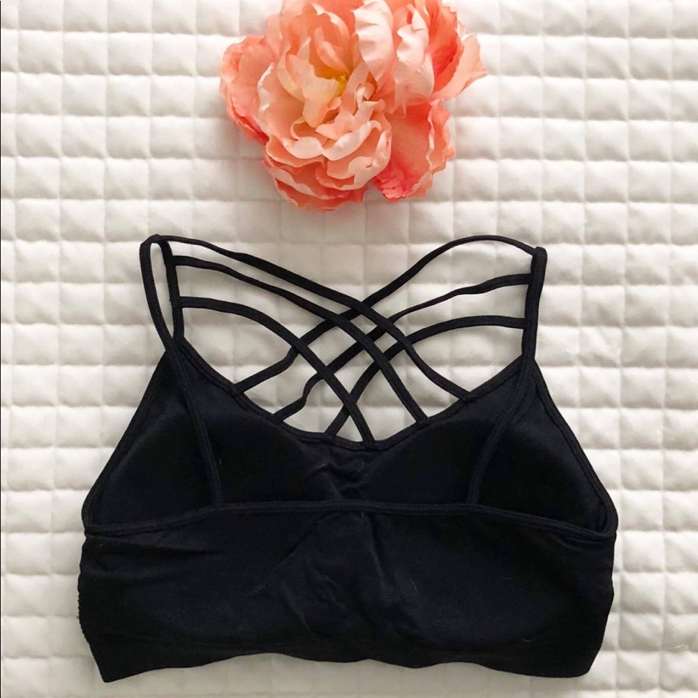RESTOCKED!✨ Black Caged Bralette - Picture 3 of 4